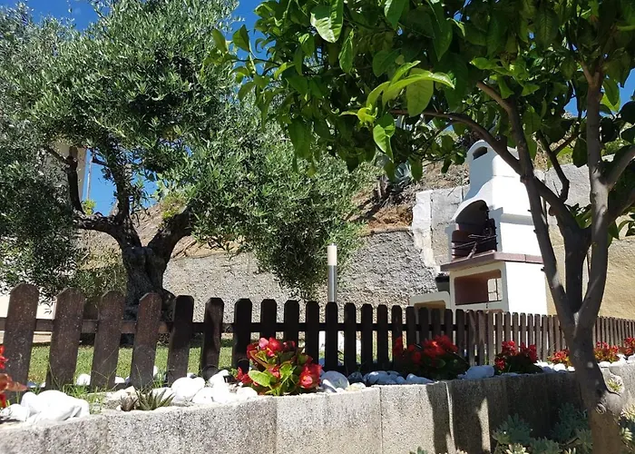 Villetta In Collina A Due Passi Dal Mare